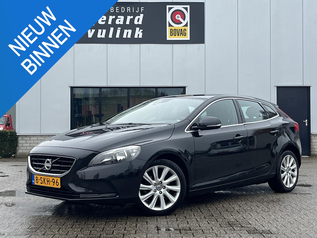 Volvo V40 - 1.6 D2 Momentum NAV TREKHAAK ECC CRUISE PDC - AutoWereld.nl