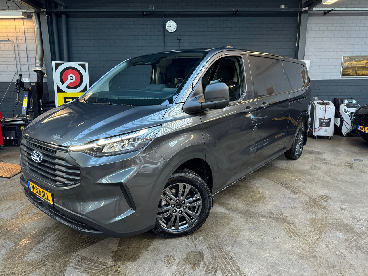 Ford Transit Custom - 320 2.0 TDCI L2H1 Trend 170pk Aut,ACC,Blis,Lane Asist,Camera A,Navi,Apple Carpl,Climate Co - AutoWereld.nl