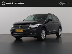 Volkswagen Tiguan - 1.5 TSI Life | Trekhaak | Panoramadak | Navigatie | Stoelverwarming | Climate Control | Ca