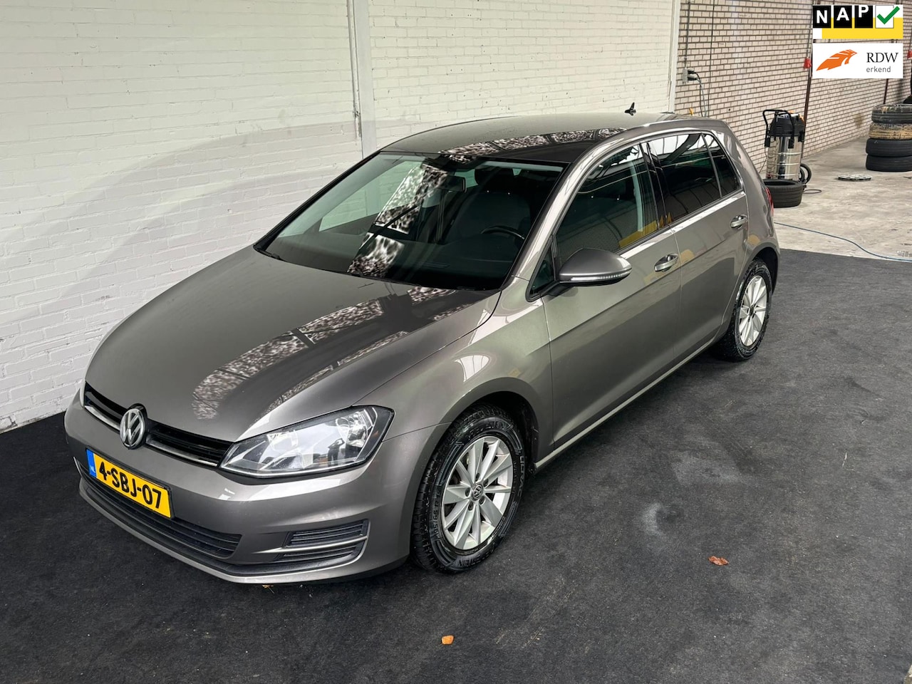 Volkswagen Golf - 1.2 TSI Comfortline 1.2 TSI Comfortline - AutoWereld.nl