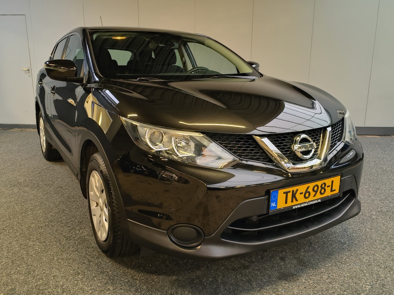 Nissan Qashqai - 1.2 Visia uit 2015 Rijklaar + 12 maanden Bovag-garantie Henk Jongen Auto's in Helmond,  al - AutoWereld.nl