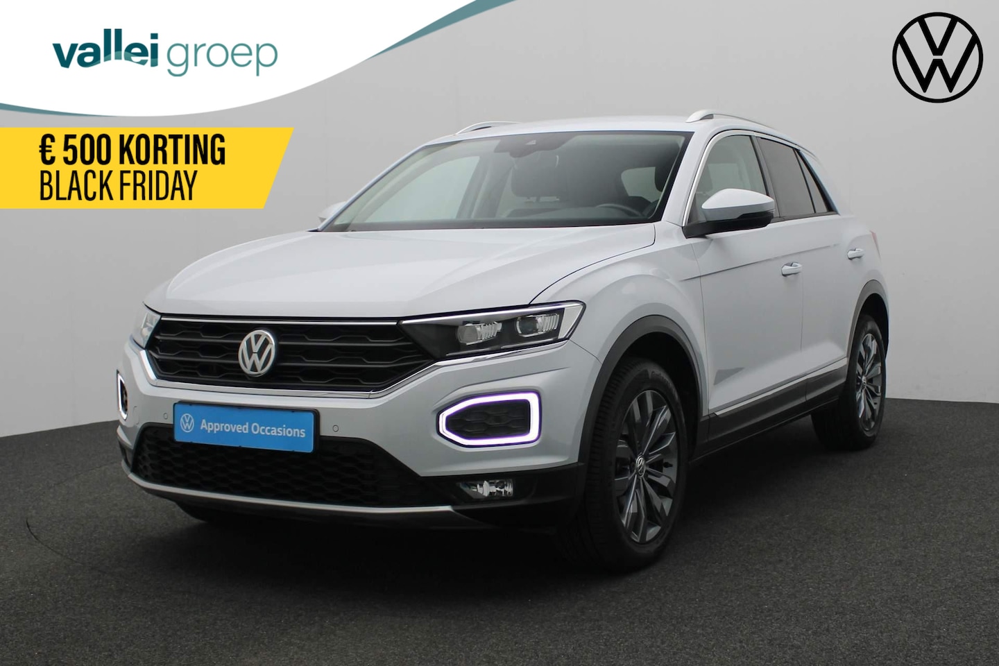 Volkswagen T-Roc - 1.5 TSI 150PK Sport | Trekhaak | Camera | Navi | Parkeersensoren voor/achter | ACC | Virtu - AutoWereld.nl