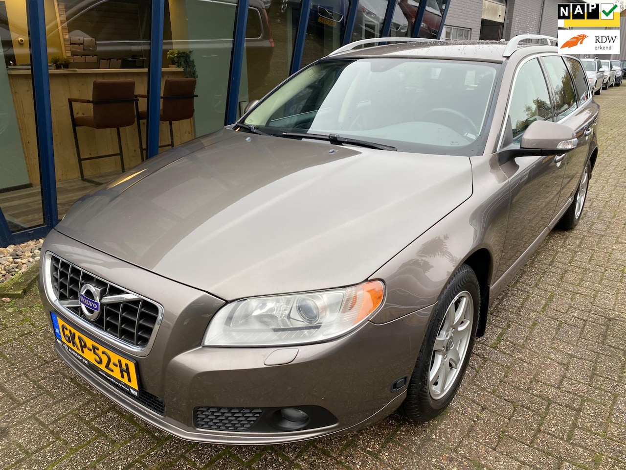 Volvo V70 - 2.5FT Summum 200PK LEER / XENON / YOUNGTIMER - AutoWereld.nl