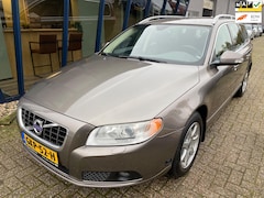 Volvo V70 - 2.5FT Summum 200PK LEER / XENON / YOUNGTIMER