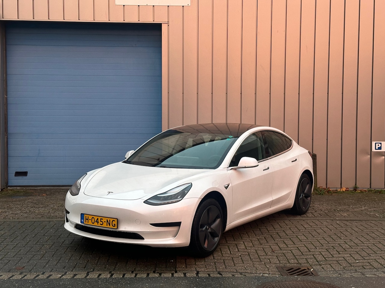 Tesla Model 3 - Standard RWD Plus 60 kWh PANO dealer ond eerste eigenaar - AutoWereld.nl