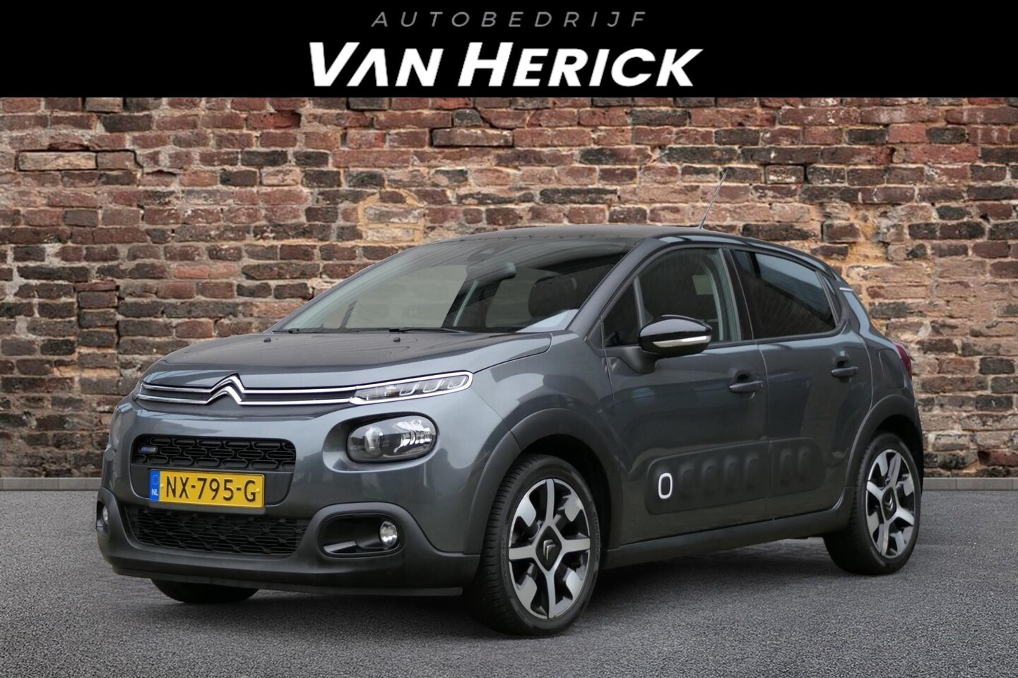 Citroën C3 - 1.2 PureTech Shine | Pano-dak | Apple-Carplay | Cruise - AutoWereld.nl