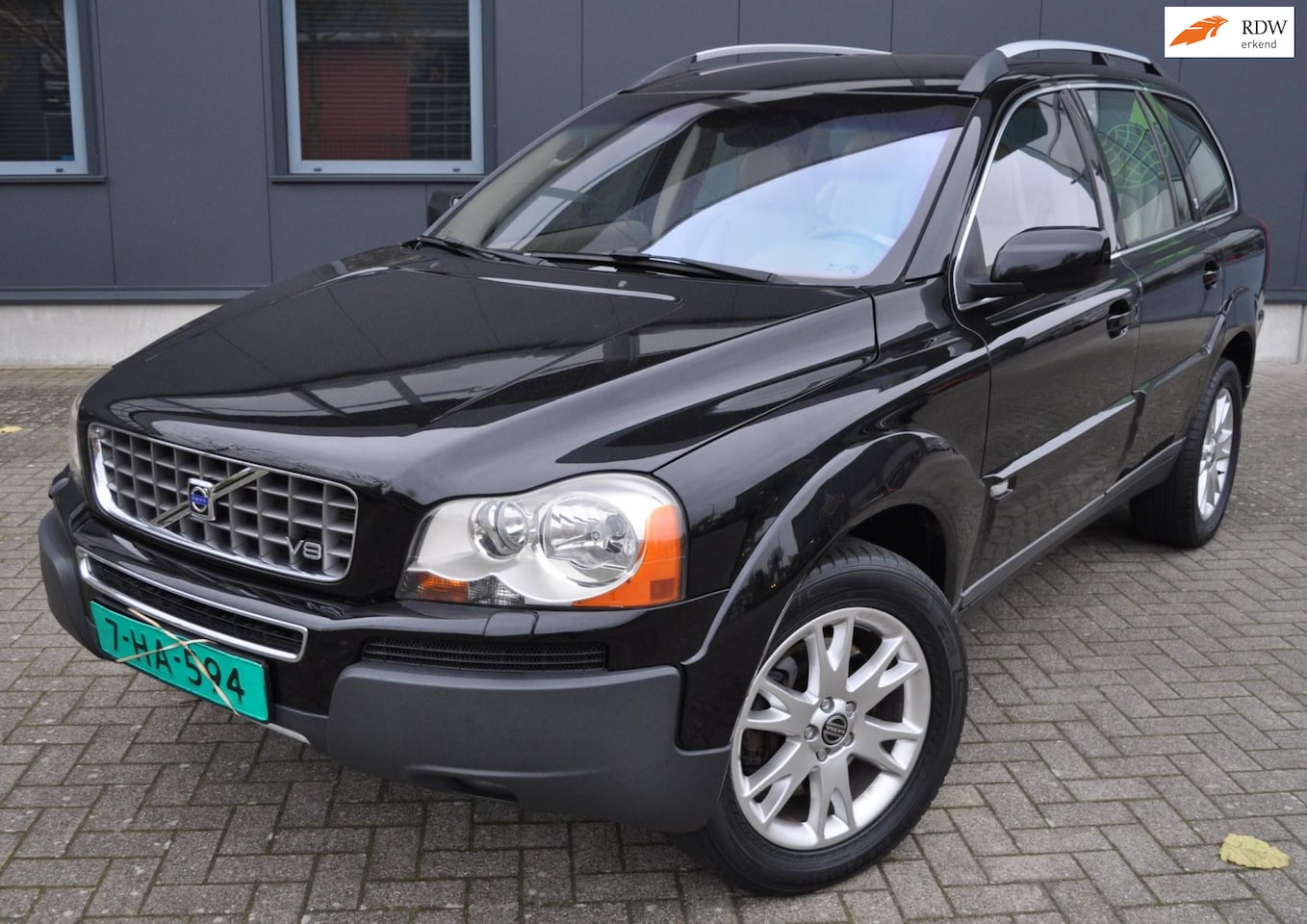 Volvo XC90 - V8 executive, netto € 14.950 BTW auto, bijtel vriendelijk! - AutoWereld.nl