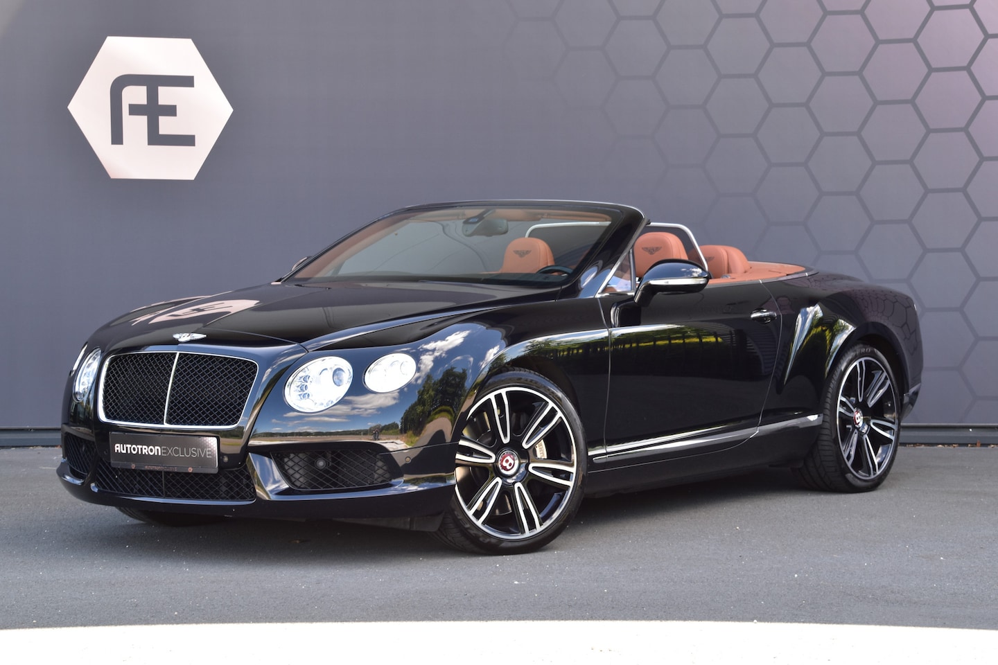 Bentley Continental GTC - 4.0 V8 | STOELMASSAGE | STOELVERWARMING & VERKOELING | STUURWIELVERWARMING | CRUISE CONTRO - AutoWereld.nl