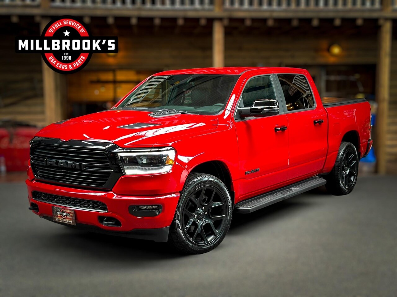 Dodge Ram 1500 - 5.7 V8 4x4 Laramie Night, LPG, All-in, laadbakcover, op voorraad, 6 jaar garantie!! - AutoWereld.nl