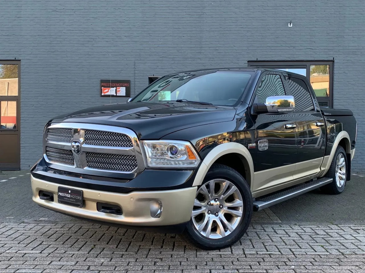 Dodge Ram 1500 - Longhorn 5.7L V8 Hemi 401PK CrewCab LPG 4X4 Alle opties - AutoWereld.nl