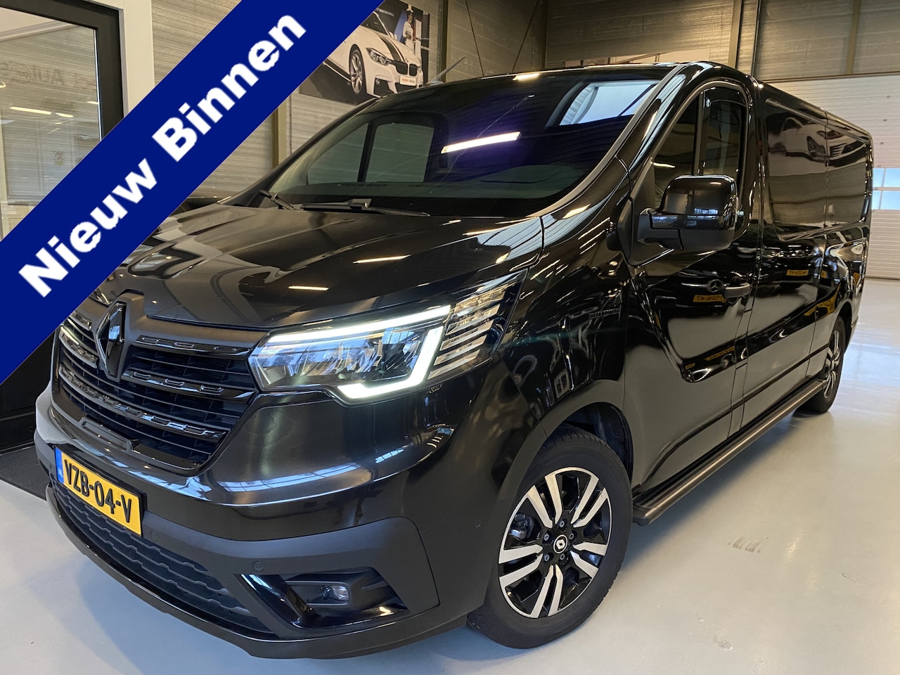 Renault Trafic - 2.0 dCi 150 T30 L2H1 Luxe Navi, Camera, Cruise, Trekhaak - AutoWereld.nl