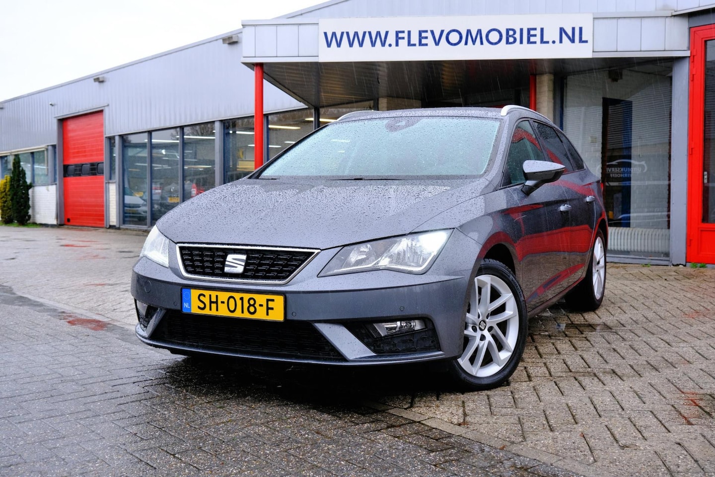 Seat Leon ST - 1.6 TDI Style Business Intense Aut. Navi|Apple CarPlay|Clima|LMV - AutoWereld.nl