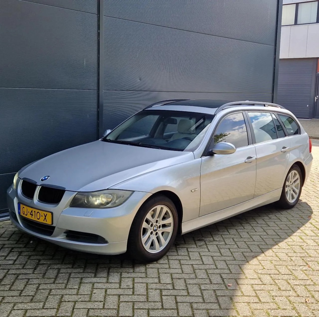 BMW 3-serie Touring - 320i 320i - AutoWereld.nl