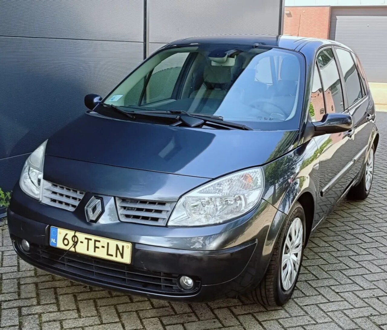 Renault Scénic - 2.0-16V Business Line 2.0 16V Business Line - AutoWereld.nl