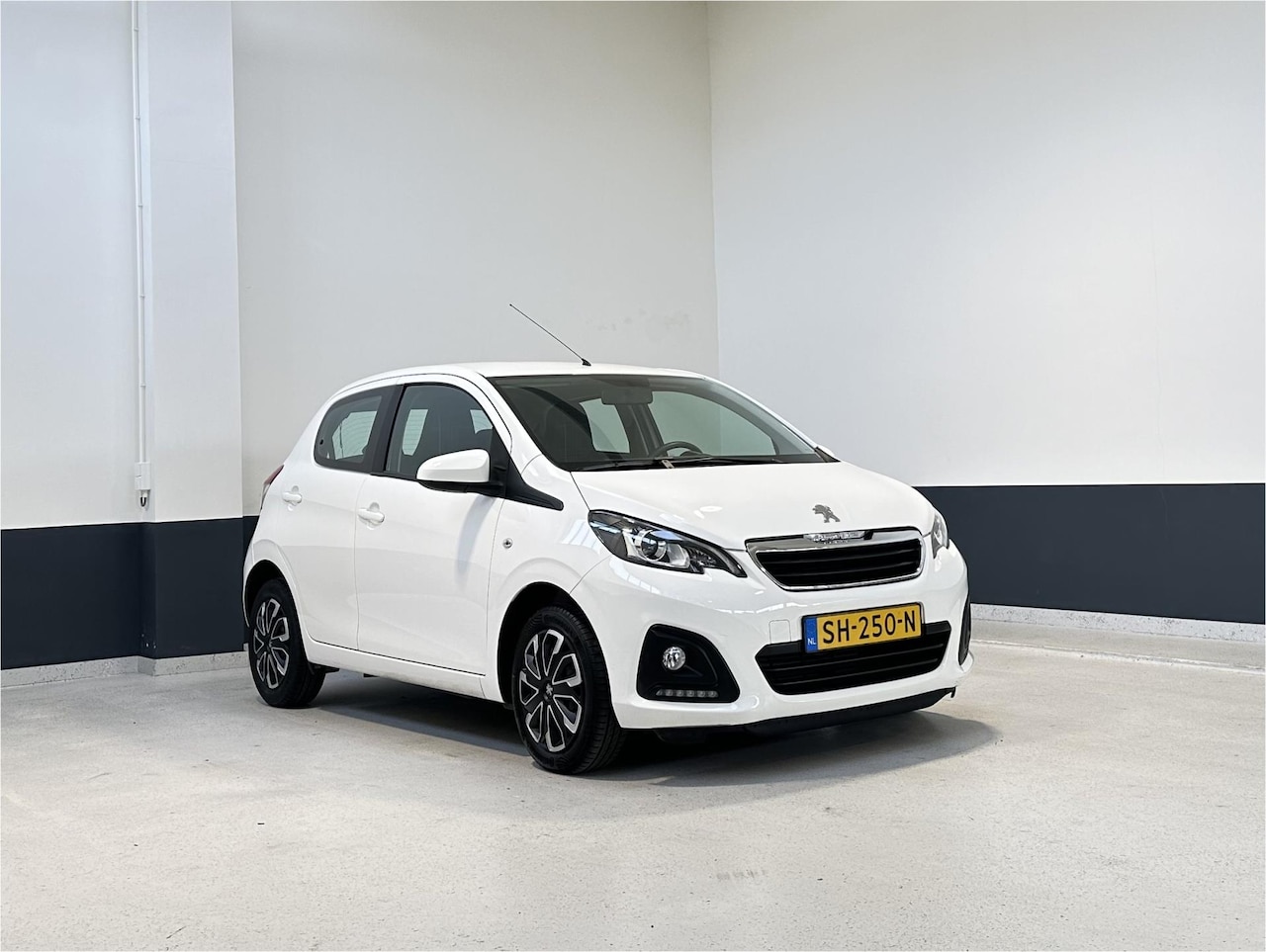 Peugeot 108 - 1.0 e-VTi Active | NL | LED | 5-DRS | Bluetooth | Airco | CV | - AutoWereld.nl