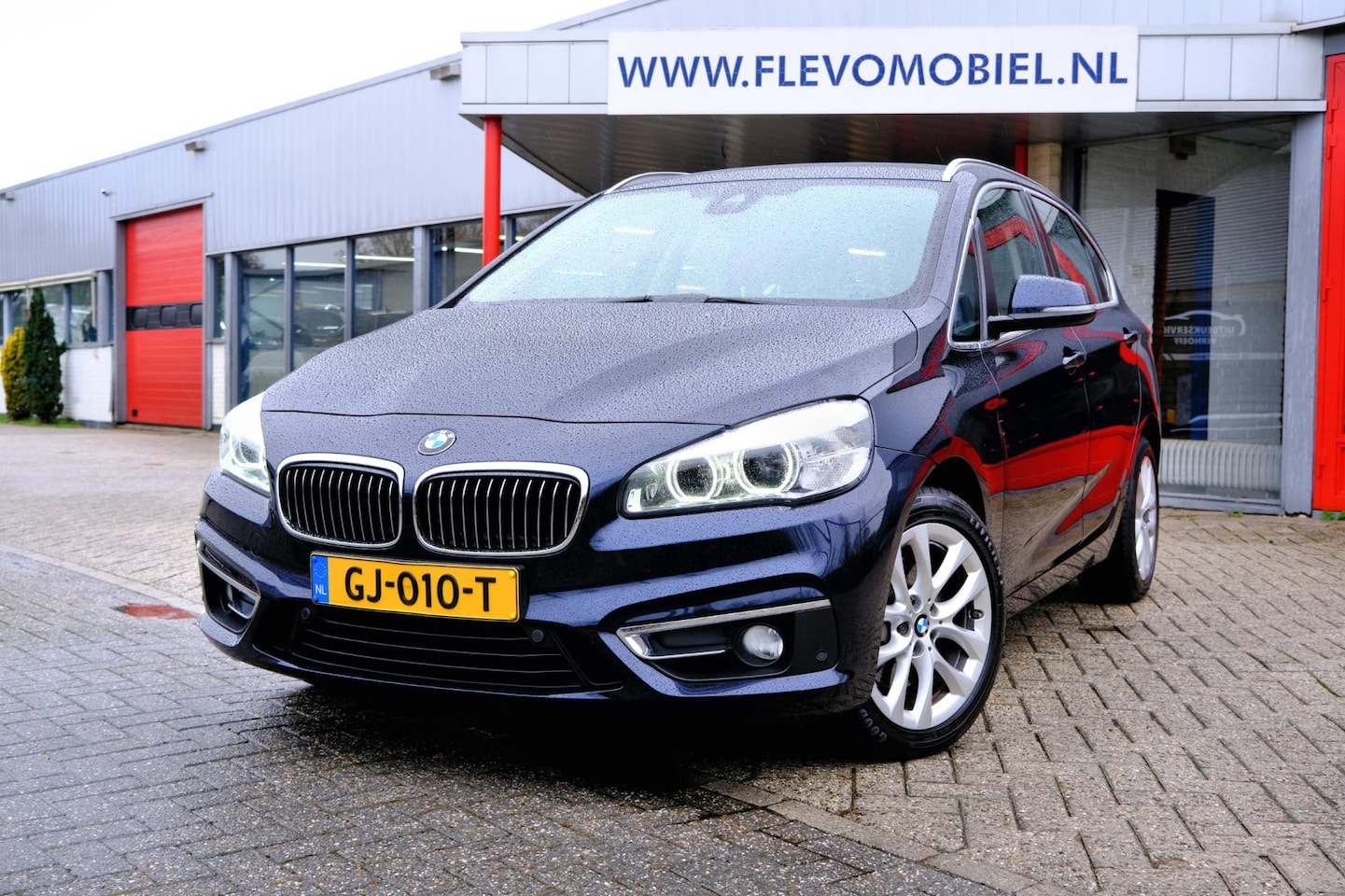 BMW 2-serie Active Tourer - 220i Luxury High Exec. Leder|Sportstoelen|LED|HUD|Clima|PDC - AutoWereld.nl