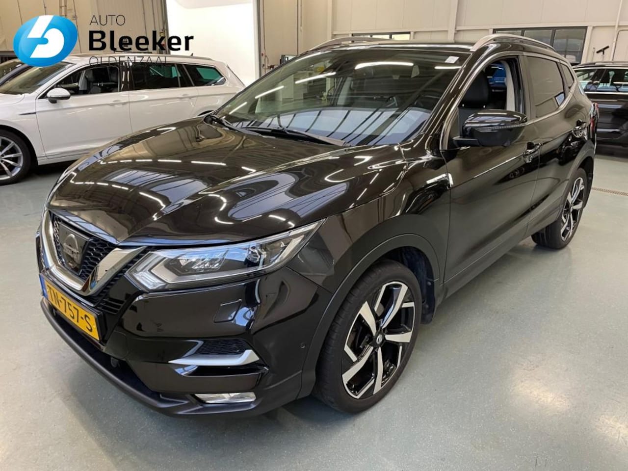 Nissan Qashqai - 1.2i Tekna automaat Leder 360 Camera Trekhaak Led - AutoWereld.nl