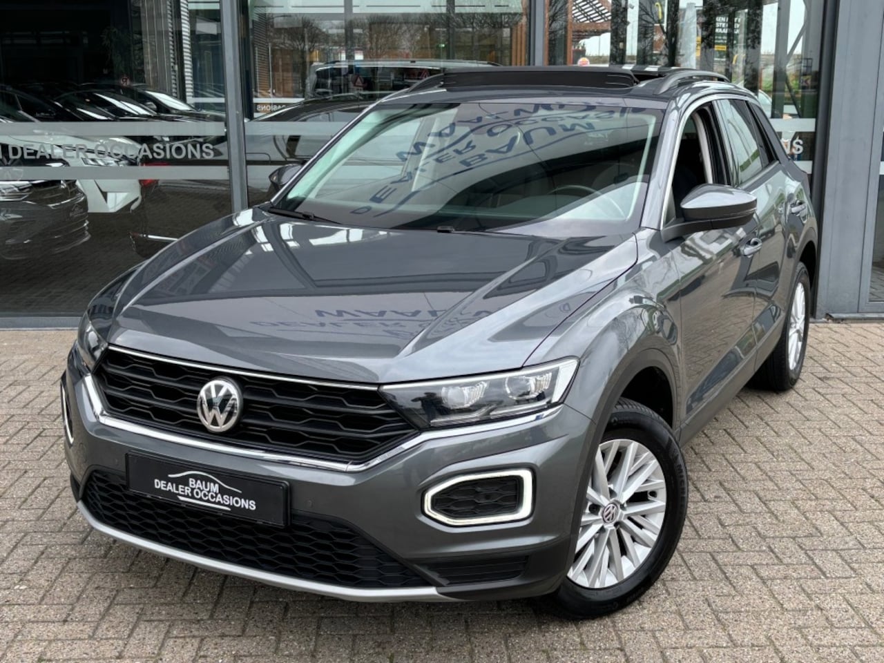 Volkswagen T-Roc - 1.0 TSI SPORT STYLE SCHUIF/KANTELDAK NAVI PDC-CAMERA - AutoWereld.nl