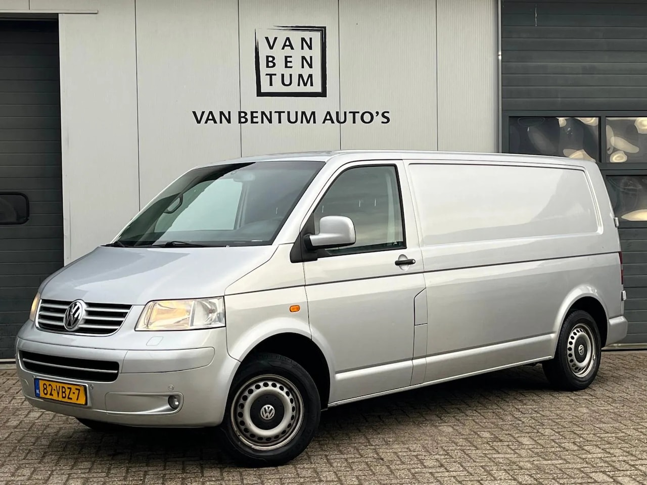 Volkswagen Transporter - 2.5TDI 131pk LANG Airco Cruise 3-pers. - AutoWereld.nl