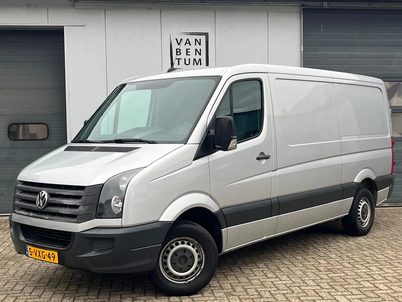 Volkswagen Crafter - 2.0TDI 136pk L2H1 Airco Camera EURO 5 - AutoWereld.nl