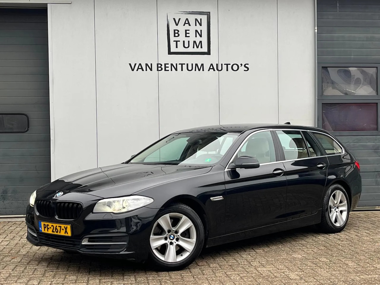 BMW 5-serie Touring - 520d High Executive Leder Navi PDC Trekhaak - AutoWereld.nl