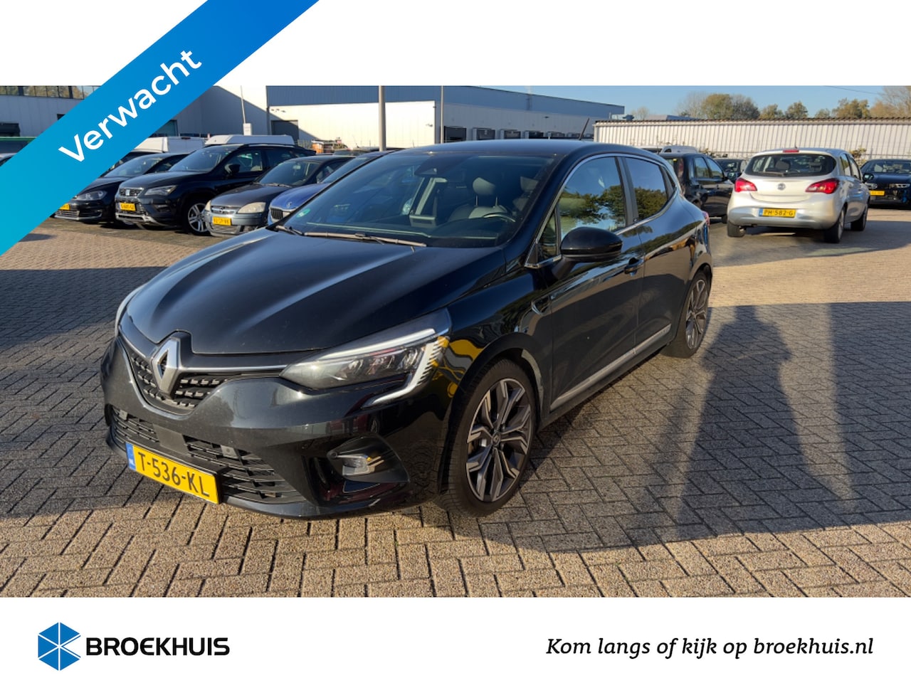 Renault Clio - 1.6 E-Tech Hybrid 140 Intens Automaat | 17 Inch | Half Leder | Camera | Stoelverwarming | - AutoWereld.nl