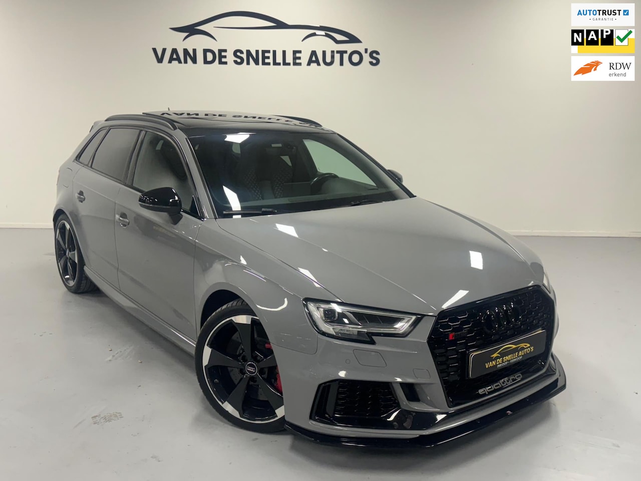 Audi A3 Sportback - 2.5 TFSI RS 3 quattro KERAMISCH/PANO/B&O/RSKUIPEN - AutoWereld.nl