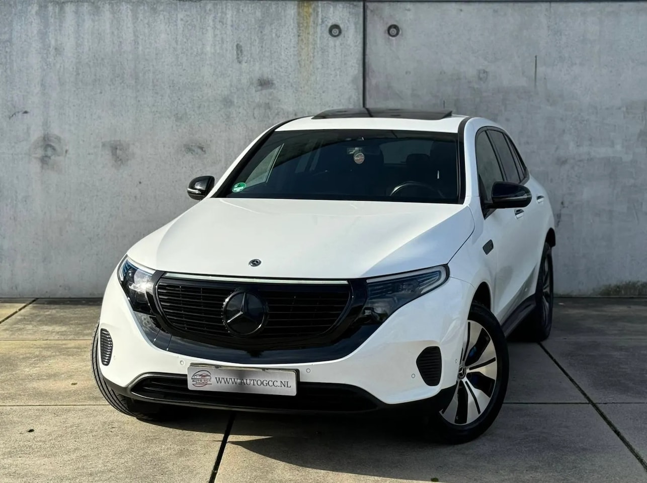 Mercedes-Benz EQC - 400 4MATIC Premium 80kWh PANO NAP BTW - AutoWereld.nl