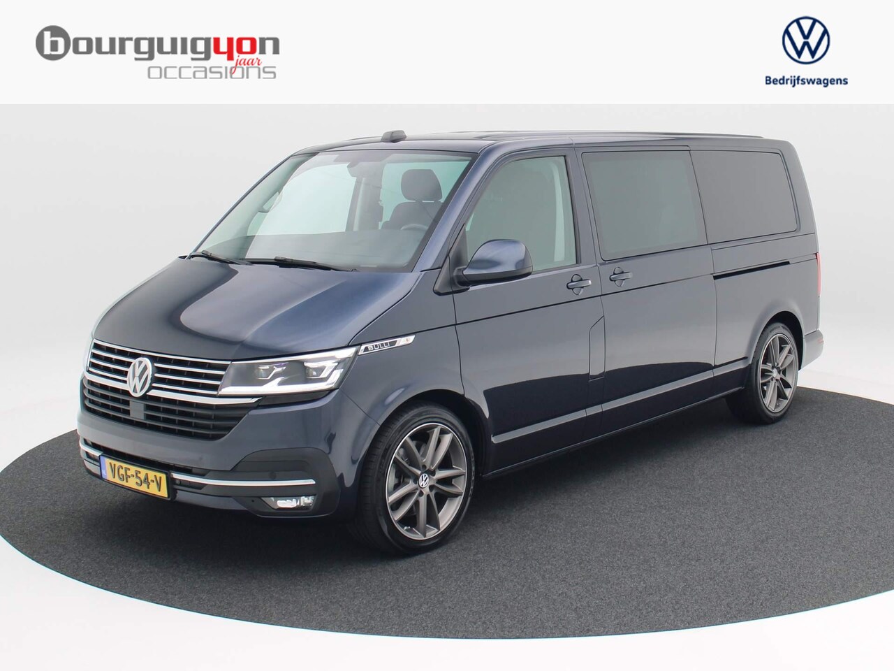 Volkswagen Transporter - 2.0 TDi DSG L2H1 30 DC Bulli | 2x Schuifdeur | Trekhaak | Camera | Navi | Adap. Cruise | W - AutoWereld.nl