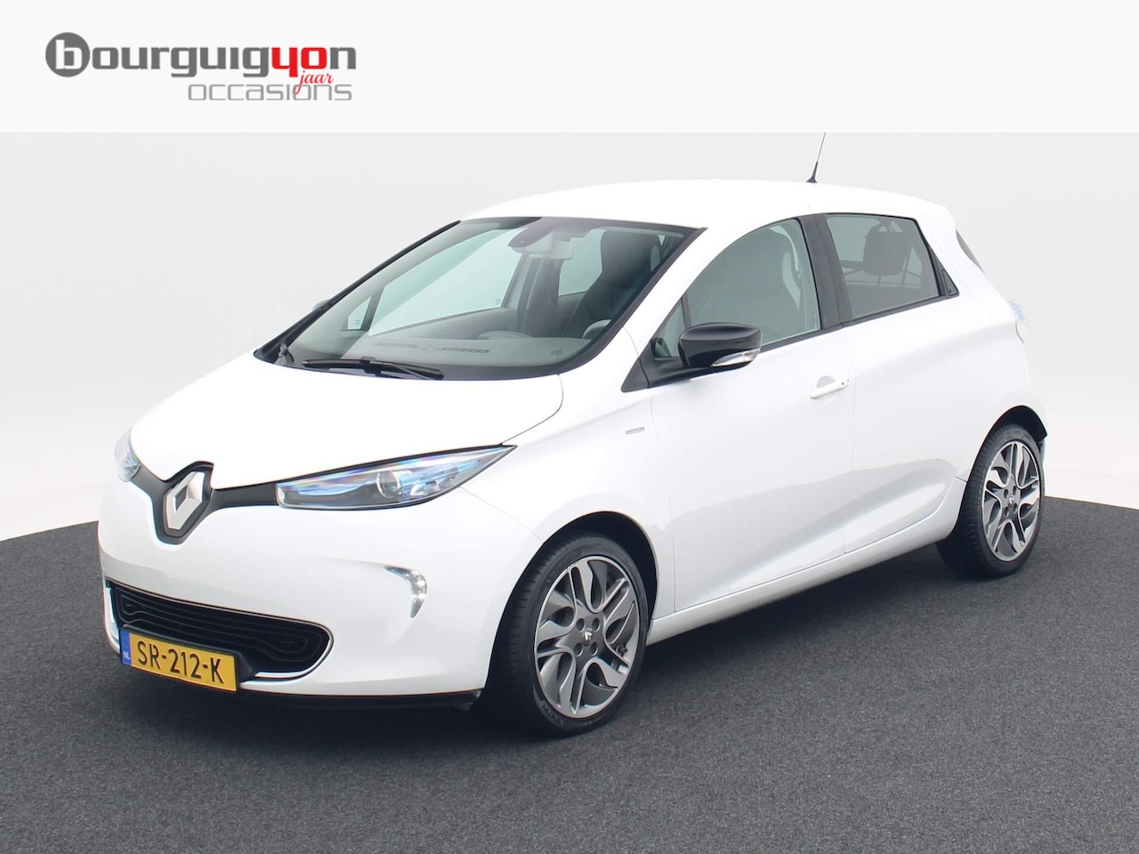 Renault Zoe - R90 Edition One 22 kWh Eigen Accu | Airco | Leder | Camera | 17 Inch | Navi | Bose Audio | - AutoWereld.nl