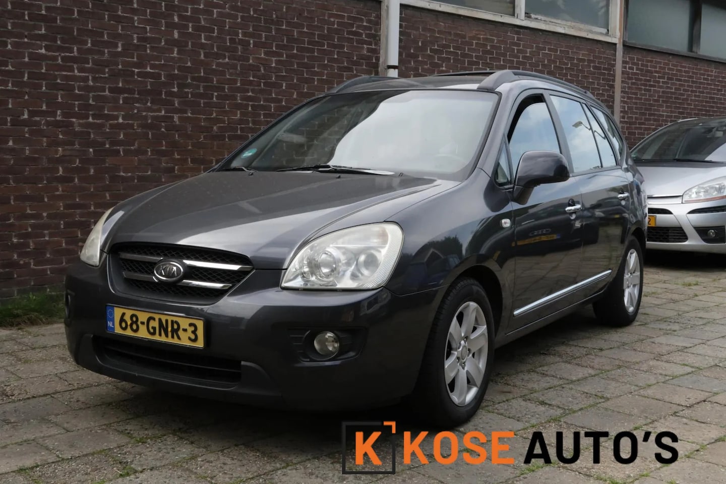 Kia Carens - 2.0 CVVT X-ecutive 2.0 CVVT X-ecutive - AutoWereld.nl