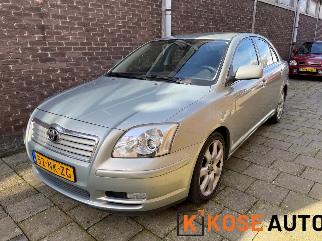 Toyota Avensis - 2.0 16v VVT-i D4 Linea Sol - AutoWereld.nl