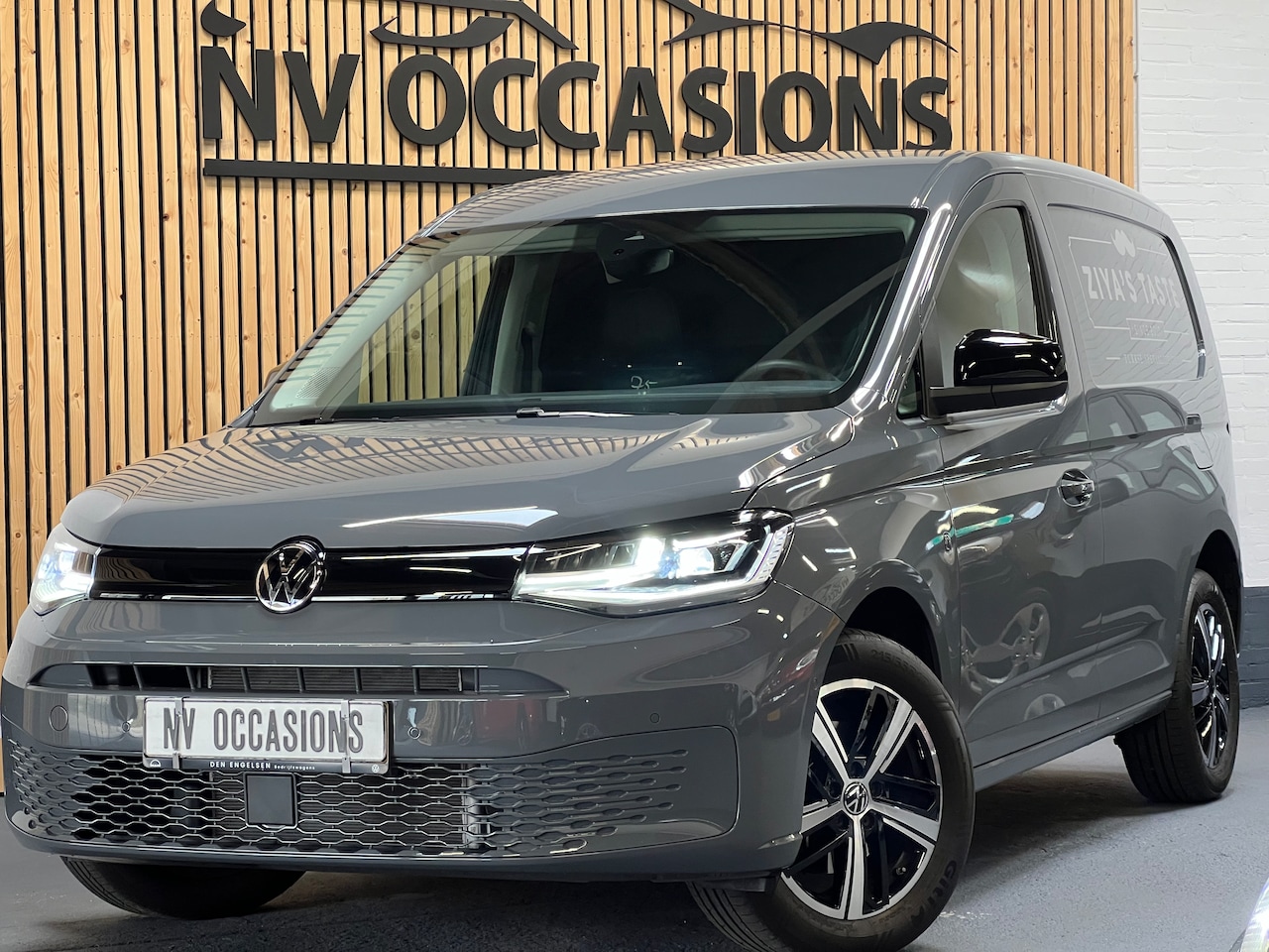 Volkswagen Caddy Cargo - 1.5 TSI 75 EDITION LED/PDC/MFS/NIEUWSTAAT/UNIEK!! - AutoWereld.nl