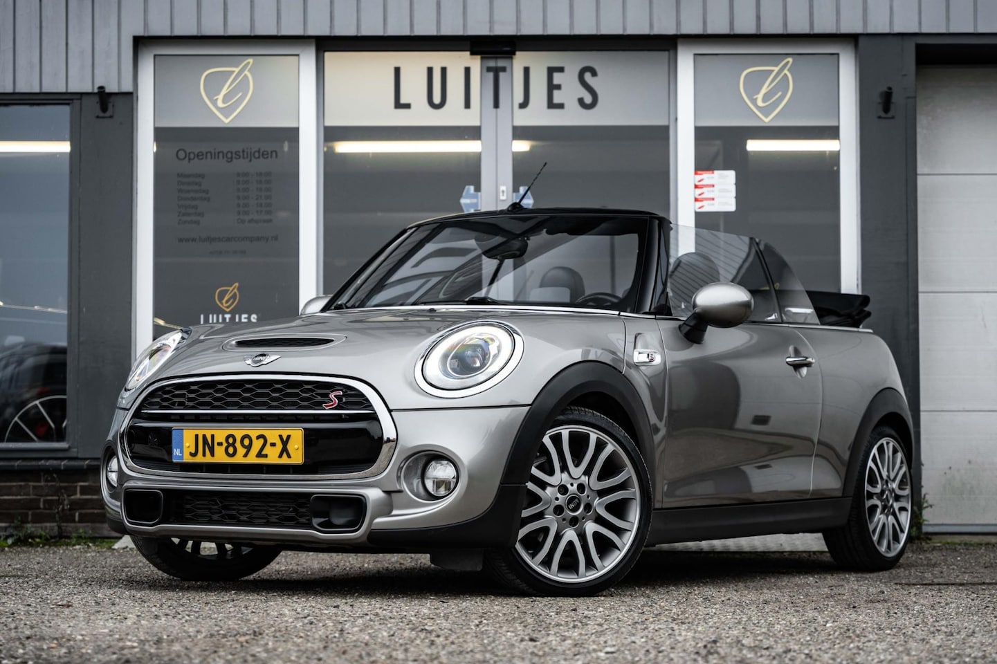 MINI Cabrio - Mini 2.0 Cooper S AUT Chili JCW-Pack, Leder, Harman/Kardon, Camera, Head-up, NL-auto, 2e-e - AutoWereld.nl