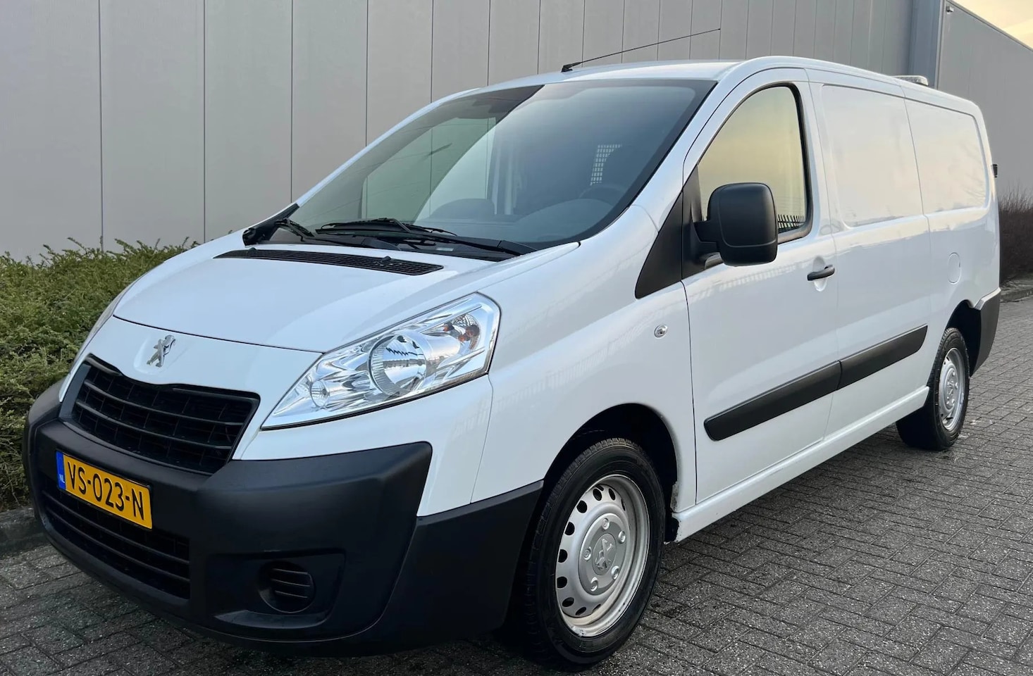 Peugeot Expert - 2.0 HDI Profit+ L2H1 2016 NAP AIRCO MOOIE BUS - AutoWereld.nl