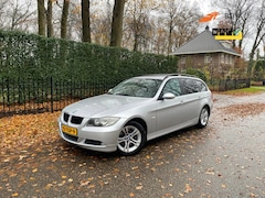 BMW 3-serie Touring - 318i High Executive