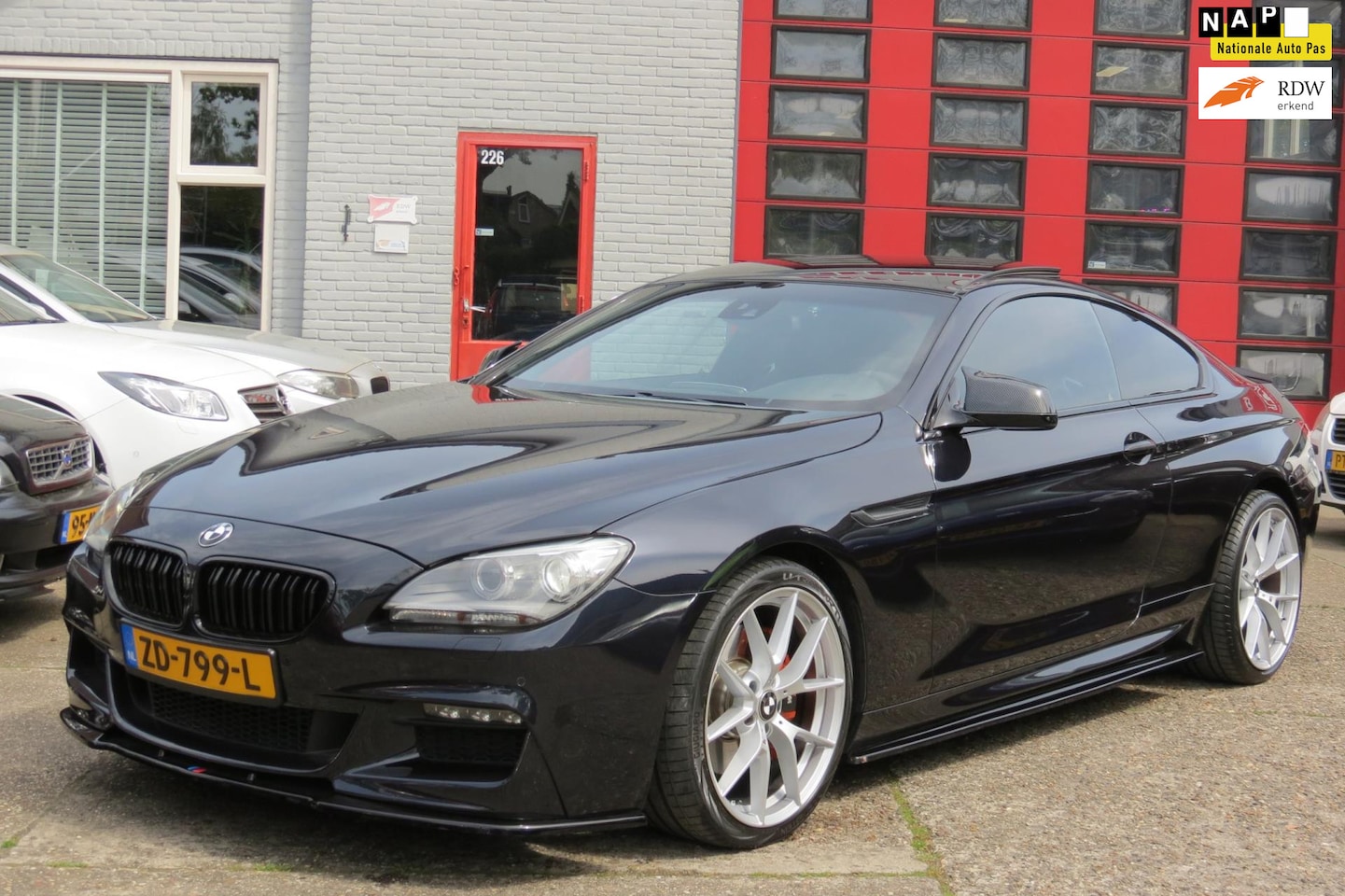 BMW 6-serie - 640i High Executive M-Sport ,NAVI ,20 INCH , PANO ,LEDER - AutoWereld.nl