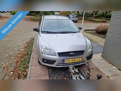 Ford Focus Wagon - 1.6-16V Champion