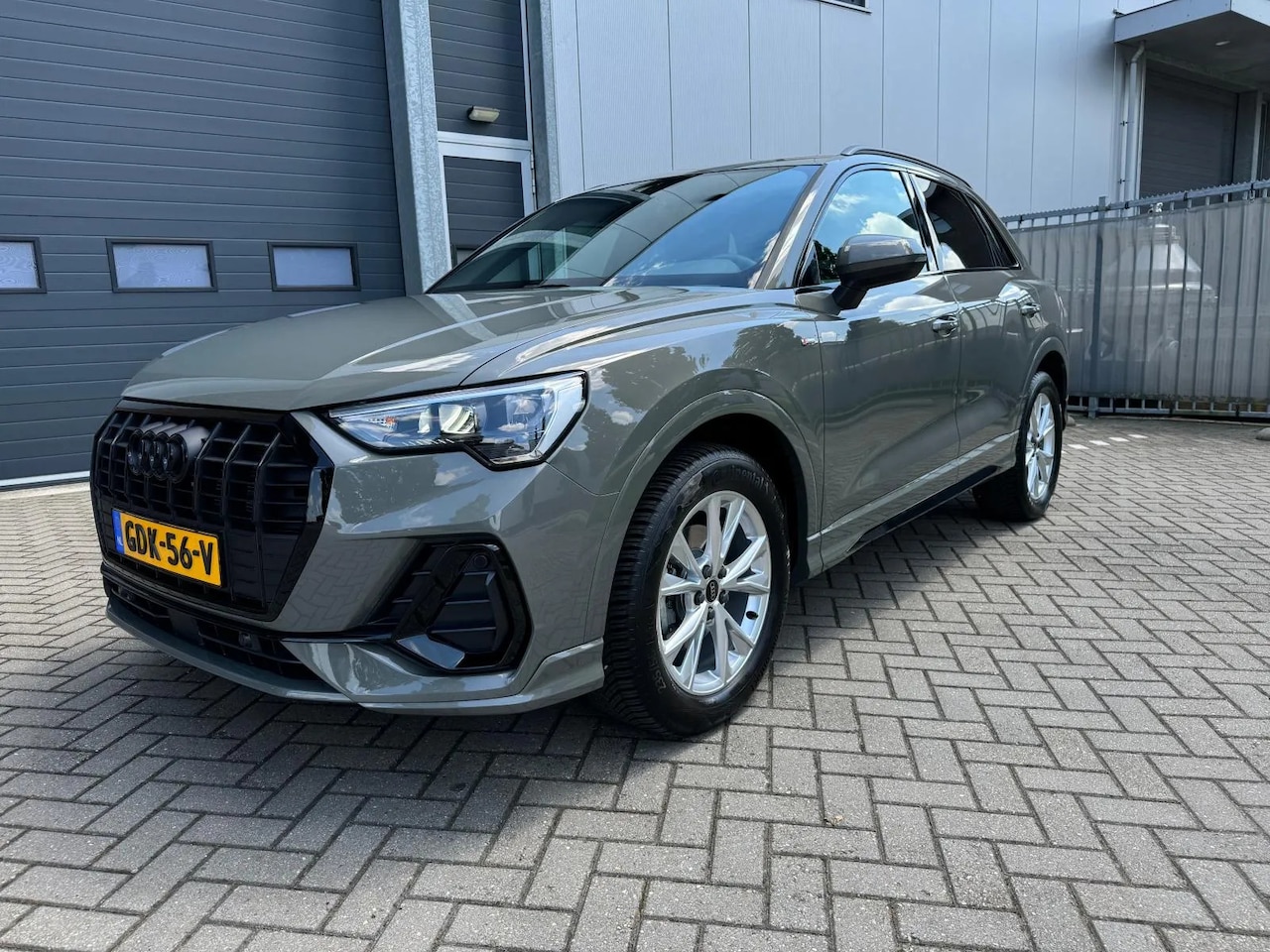 Audi Q3 - 35 TFSI S-LINE edition, Navi, Sportstoelen, Camera, LED, All-Season, etc. - AutoWereld.nl