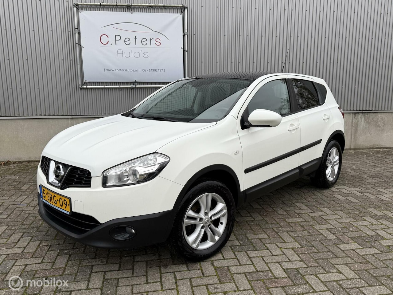 Nissan Qashqai - 1.6 Connect Edition 2011 / Navigatie / Camera / Panoramadak / NAP - AutoWereld.nl