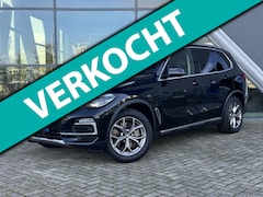 BMW X5 - XDrive45e High Executive X-line Plug -In Hybride 394pk Luchtvering / Panoramadak / 360 Cam