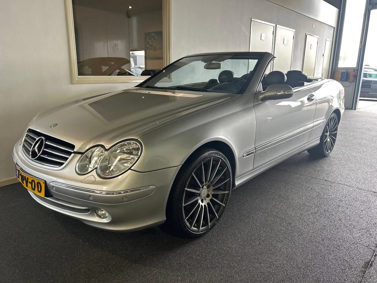 Mercedes-Benz CLK-klasse Cabrio - MOTOR DEFECT ] 200 K. Avantgarde - AutoWereld.nl