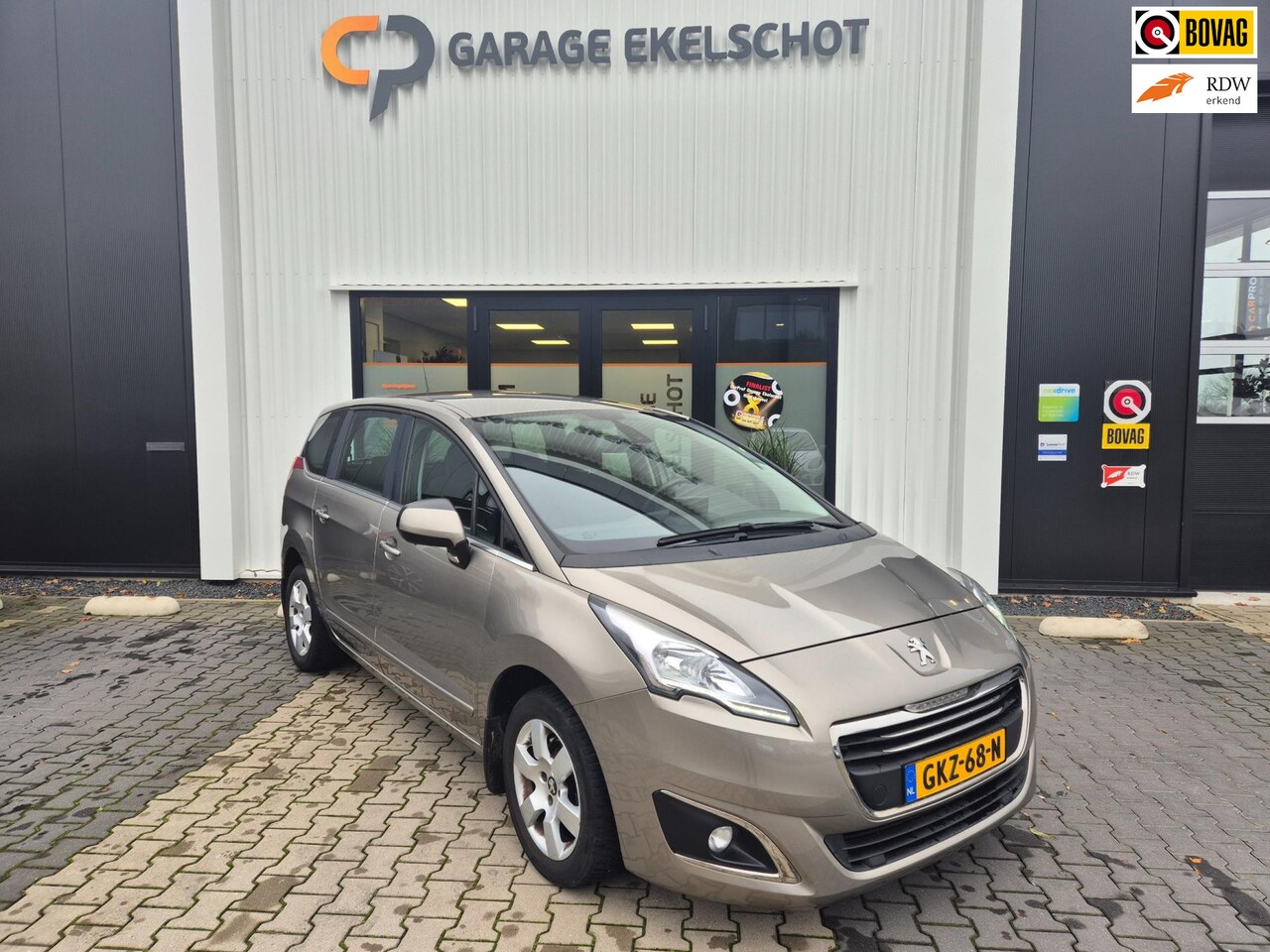 Peugeot 5008 - 1.2 PureTech Navi/nieuwe apk - AutoWereld.nl