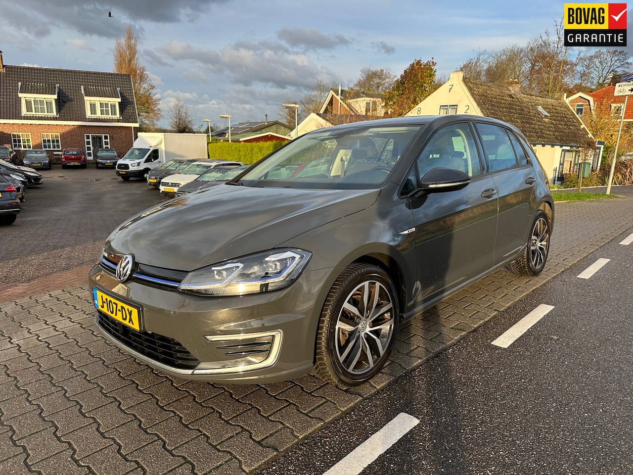 Volkswagen e-Golf - Warmtepomp, Carplay, Adaptive Cruisecontrol, Led Lampen, PDC, 2000,- Subsidie! - AutoWereld.nl