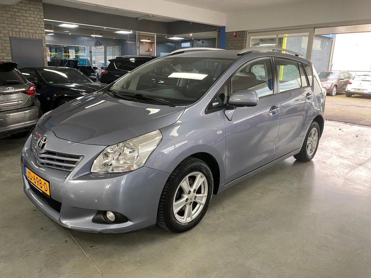 Toyota Verso - 1.8 VVT-i Dynamic Business 7p. 1.8 VVT-i Dynamic Business 7p. - AutoWereld.nl