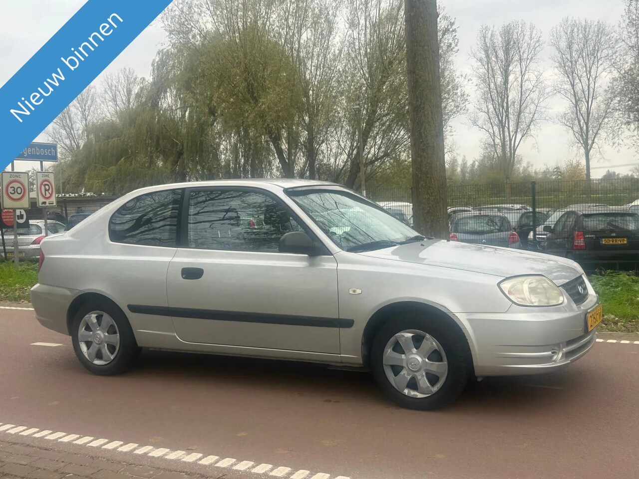 Hyundai Accent - 1.3i Active Young AIRCO!APK!KOOPJE! - AutoWereld.nl