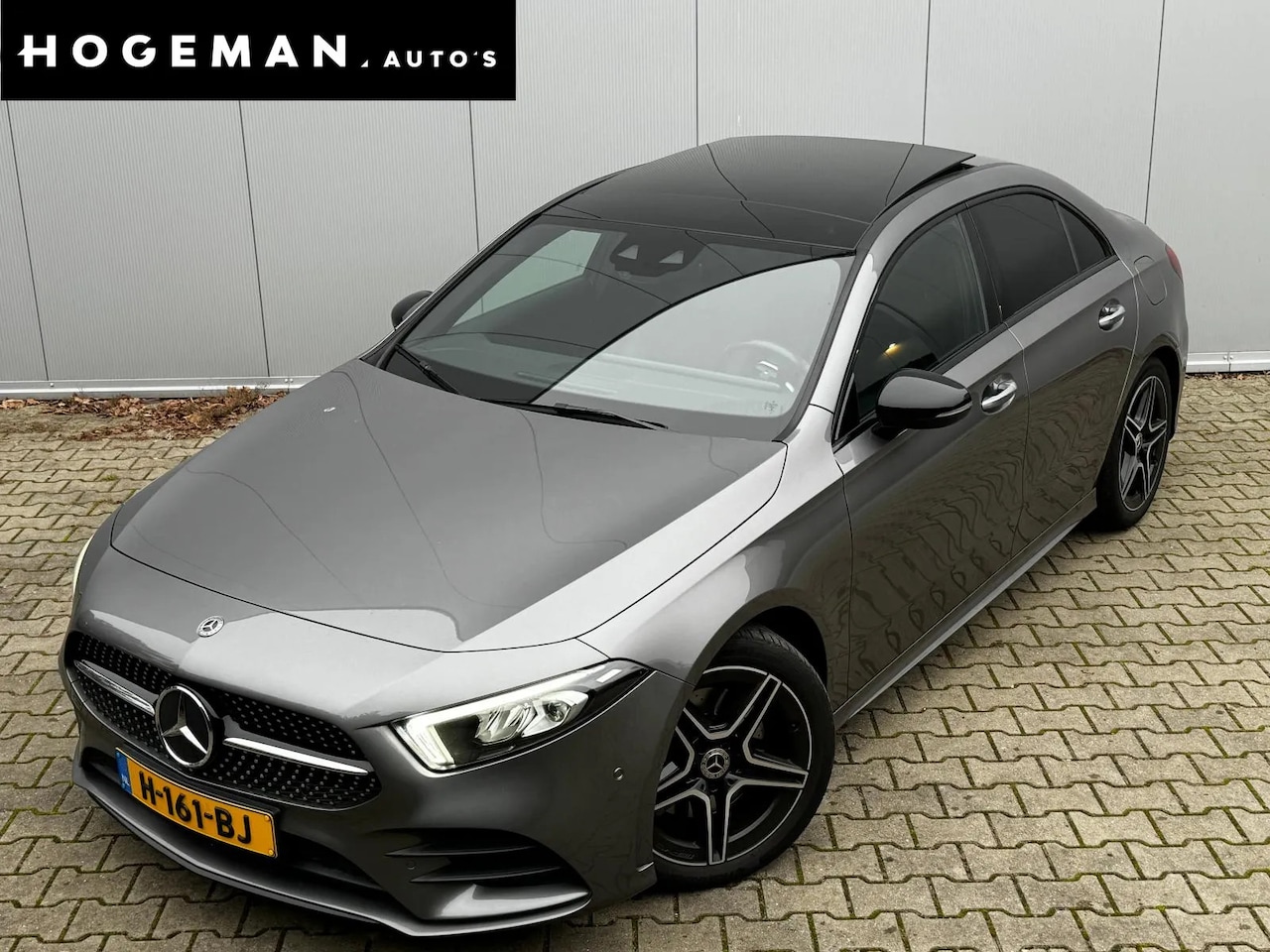 Mercedes-Benz A-klasse - A220 PREMIUM AMG PANORAMADAK SFEERVERLICHTING STOELVERWARMING DAB+ NEDERLANDSE AUTO DEALER - AutoWereld.nl