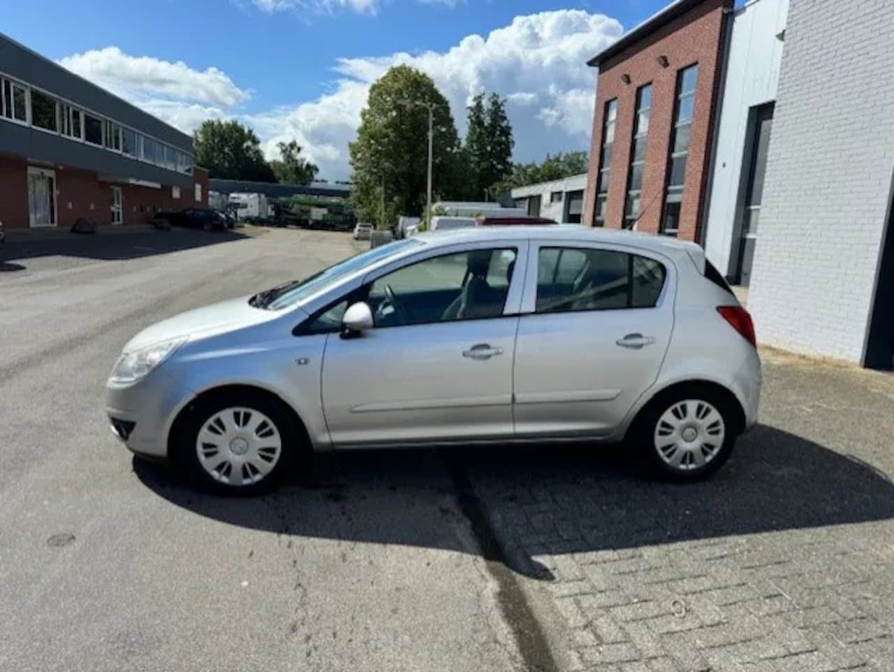 Opel Corsa - 1.2-16V Enjoy 1.2-16V Enjoy - AutoWereld.nl