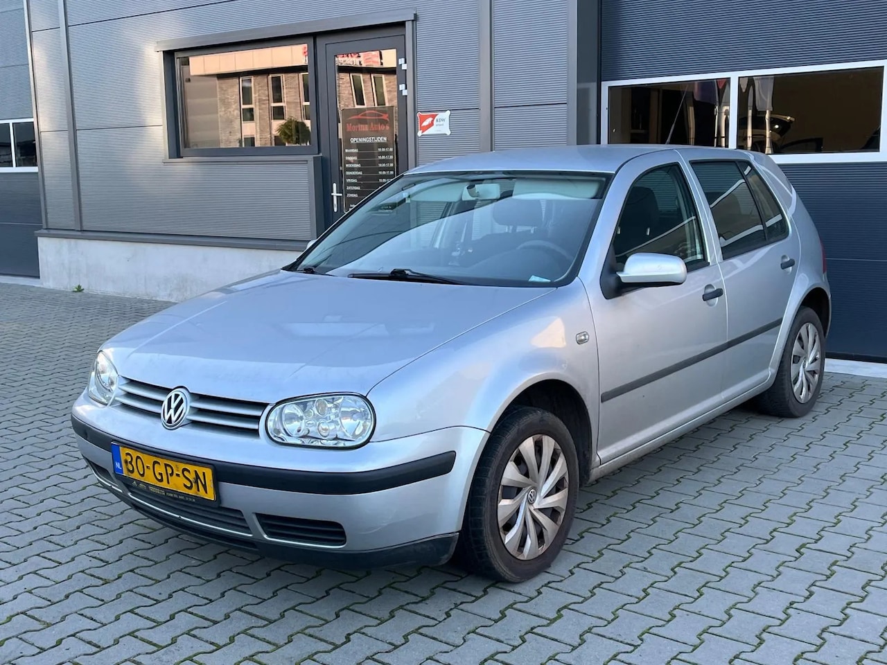 Volkswagen Golf - 1.4-16V Trendline 1.4 16V Trendline - AutoWereld.nl