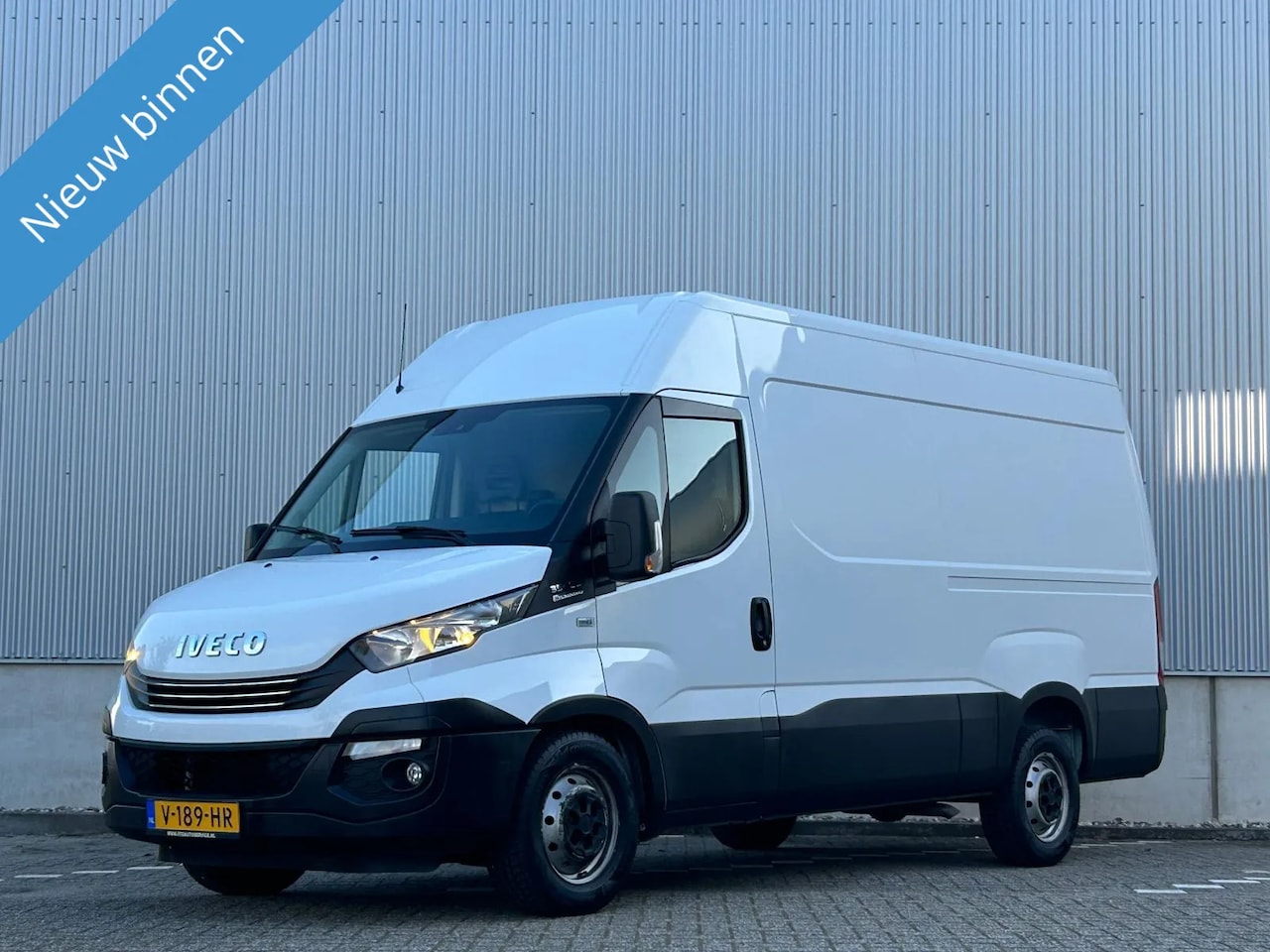 Iveco Daily - 35S16V 2.3 352 H3 L - airco - automaat - nap! - camera - Navi - - AutoWereld.nl